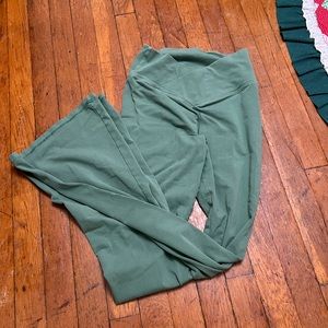 Victoria’s Secret Pink Flare Leggings